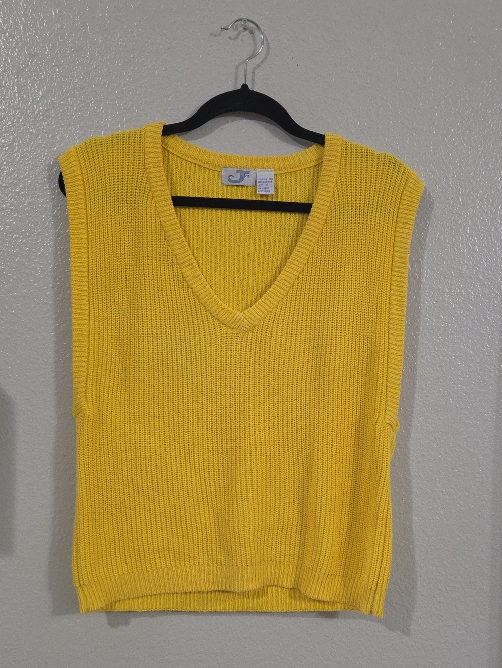 Vintage Dilllard's Private Label Yellow V-Neck Knit Sleeveless Sweater Vest